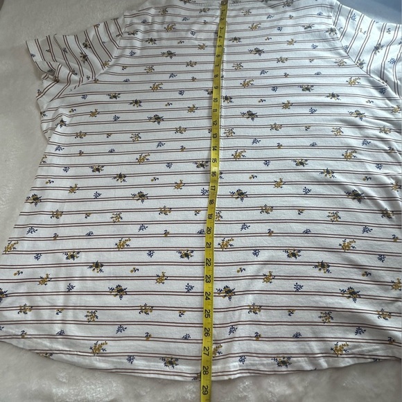 Duluth Trading Co Cream Short Sleeve Tee Blue/Gold Floral Brown Stripe Pattern - Picture 11 of 11